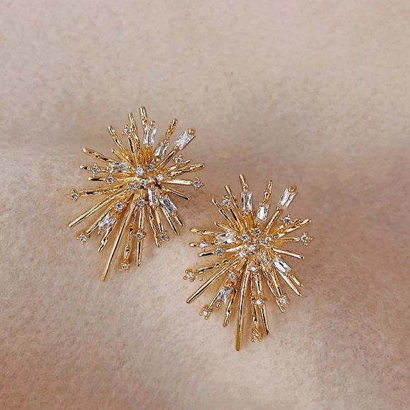 NEW 18k Yellow Gold Plated Diamond Firework Studs - Picture 7 of 8